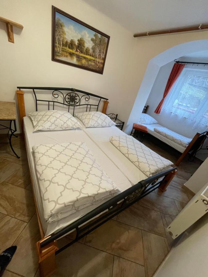 Appartement Chata Korenny Vrch Pezinska Baba à Pezinok Extérieur photo